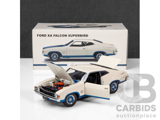 AUTOart 1973 Ford XA Falcon Superbird Coupe Polar White/Cosmic Blue 367/1008 1:18 Scale Model Car