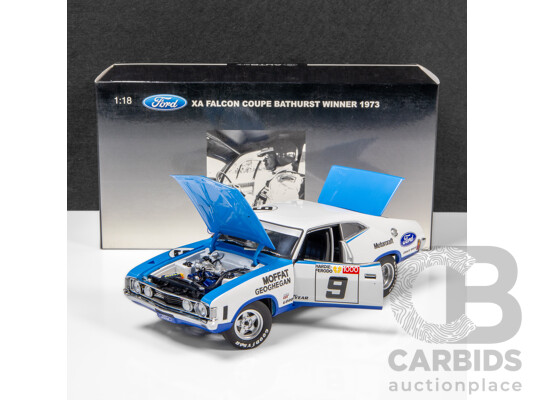 1660348 · AUTOart 1973 Ford XA GT Falcon Hardtop Bathurst Winner Moffat / Geoghegan #9 2768/6000 1:18 Scale Model Car - Signed COA