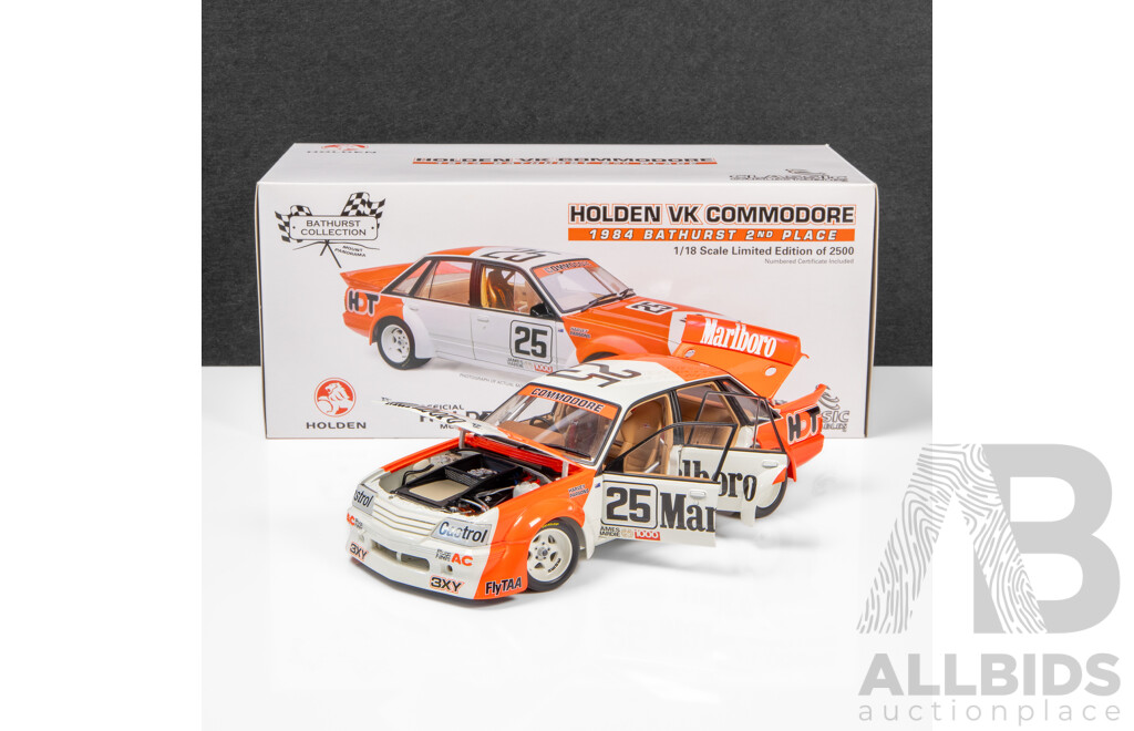 Classic Carlectables 1984 Holden VK Commodore Bathurst 2nd Place HDT #25 1934/2500 1:18 Scale Model Car