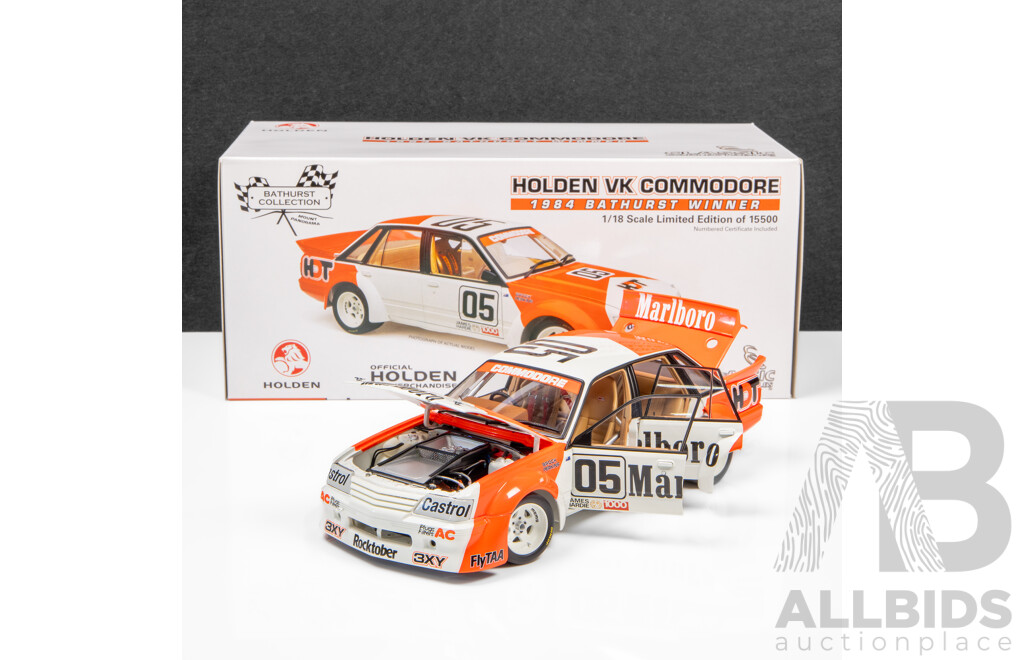 Classic Carlectables 1984 Holden VK Commodore Bathurst Winner Brock / Perkins Marlboro #05 34/15500 1:18 Scale Model Car