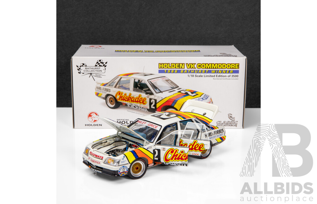 Classic Carlectables 1986 Holden VK Commodore Bathurst Winner Chickadee #2 Bailey / Grice 1:18 Scale Model Car