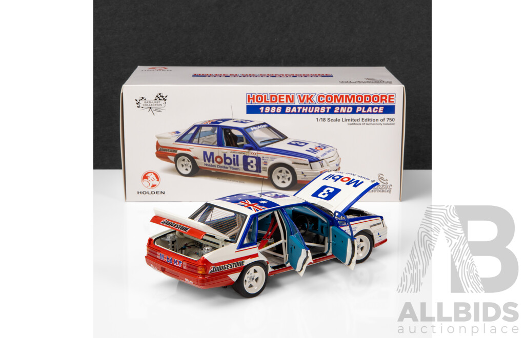 Classic Carlectables 1986 Holden VK Commodore Bathurst 2nd Place HDT Mobil #3 Harvey 1:18 Scale Model Car
