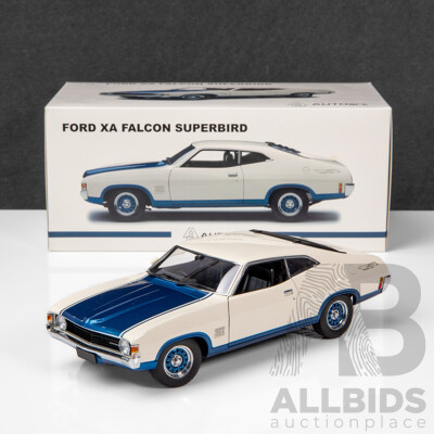 AUTOart 1973 Ford XA Falcon Superbird Coupe Polar White/Cosmic Blue 367/1008 1:18 Scale Model Car