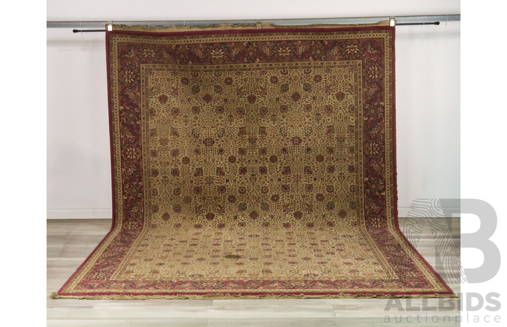 Machine Made Persian Style Nain Carpet