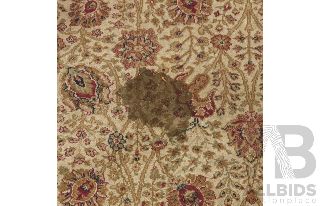 Machine Made Persian Style Nain Carpet
