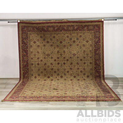 Machine Made Persian Style Nain Carpet