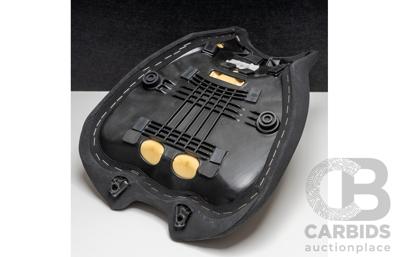 2022 to 2024 Streetfighter V2 Lowered Comfort Seat. Lowers the Seat Height by -20mm.