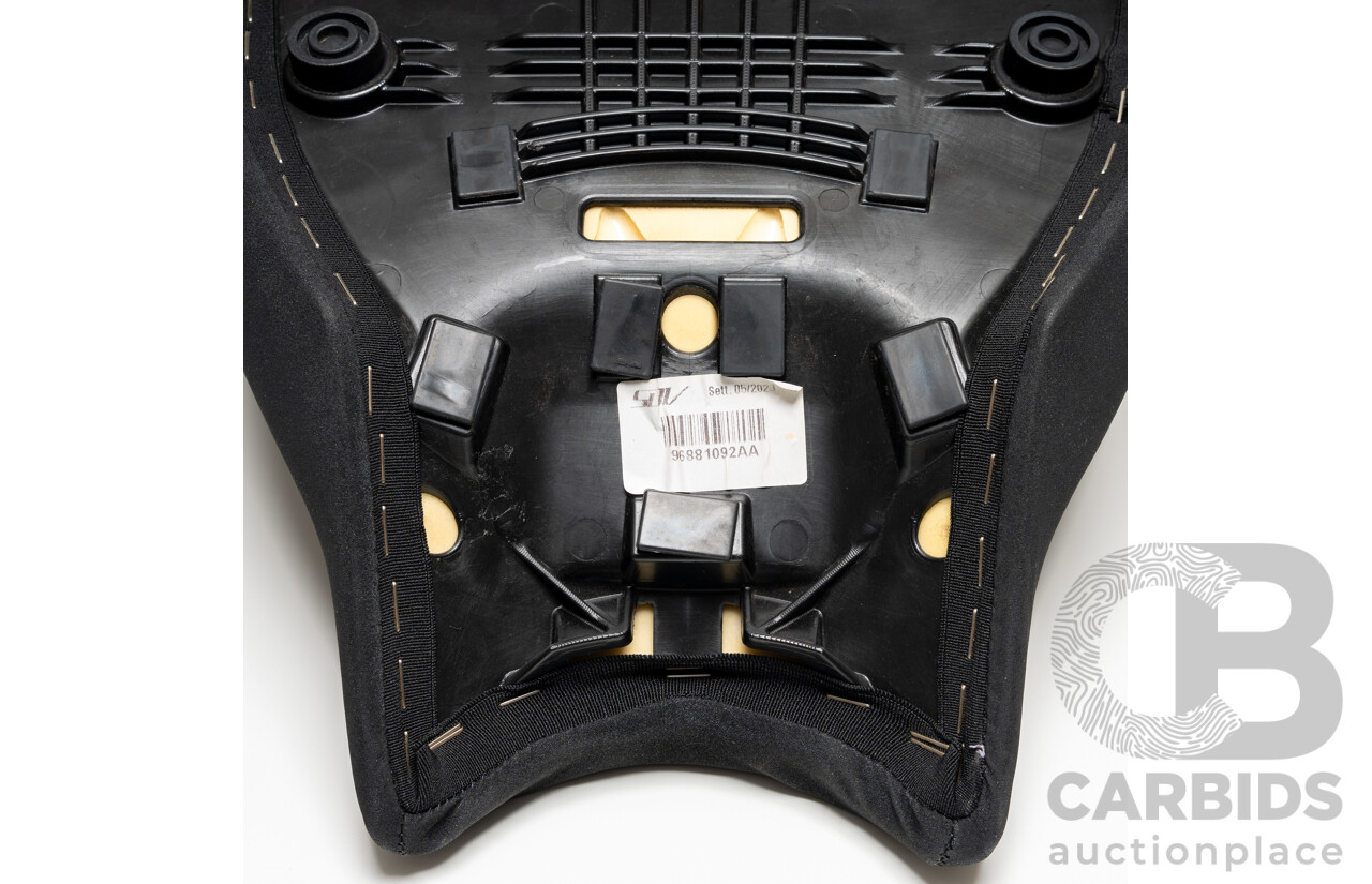 2022 to 2024 Streetfighter V2 Lowered Comfort Seat. Lowers the Seat Height by -20mm.