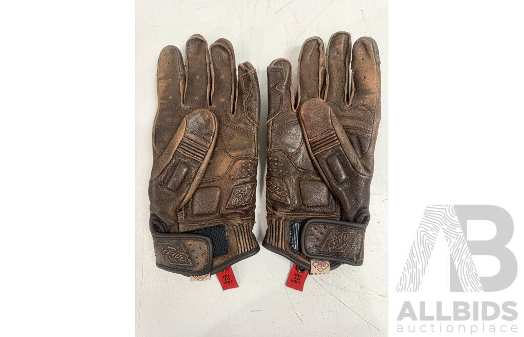 3x Ixon, Suomy, Five5 Motorcycle Riding Gloves + Rarebird, Reviti Wind Collar