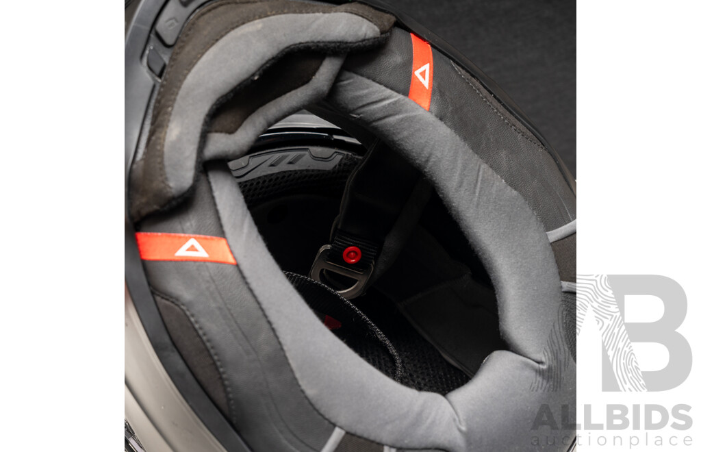 Forcite MK1S Carbon Fibre Smart Motorcycle Helmet with Inbuilt Camera GPS Infront Vision