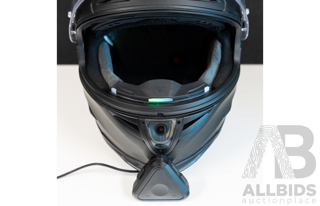 Forcite MK1S Carbon Fibre Smart Motorcycle Helmet with Inbuilt Camera GPS Infront Vision