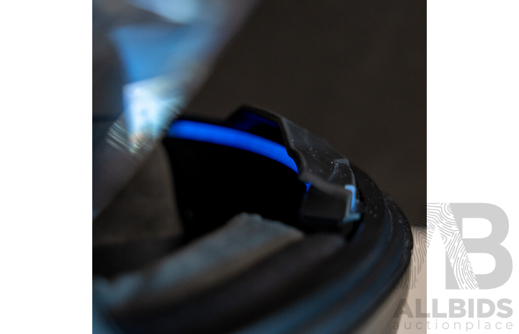 Forcite MK1S Carbon Fibre Smart Motorcycle Helmet with Inbuilt Camera GPS Infront Vision