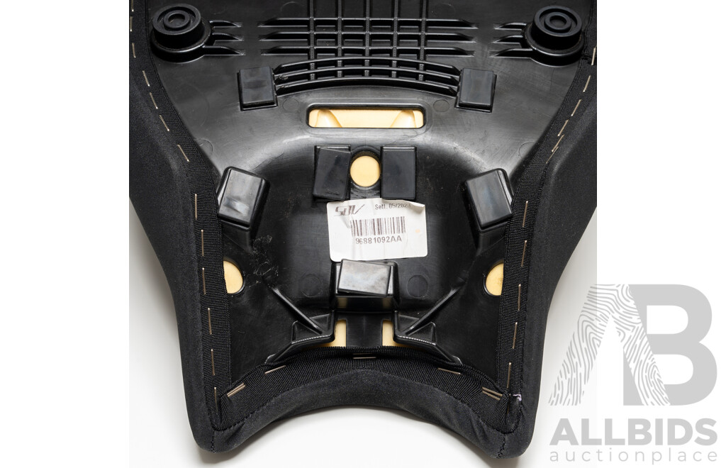 2022 to 2024 Ducati Streetfighter V2 Lowered Comfort Seat. Lowers the Seat Height by -20mm.