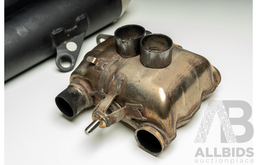 OEM Triumph Bonnevilles Exhaust System