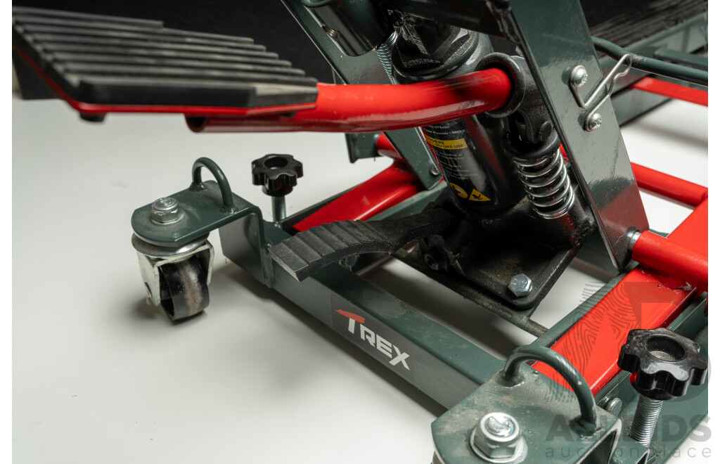 T-Rex 680KG Portable Hydraulic Lift Jack for Motorcycle, ATV (680kg)