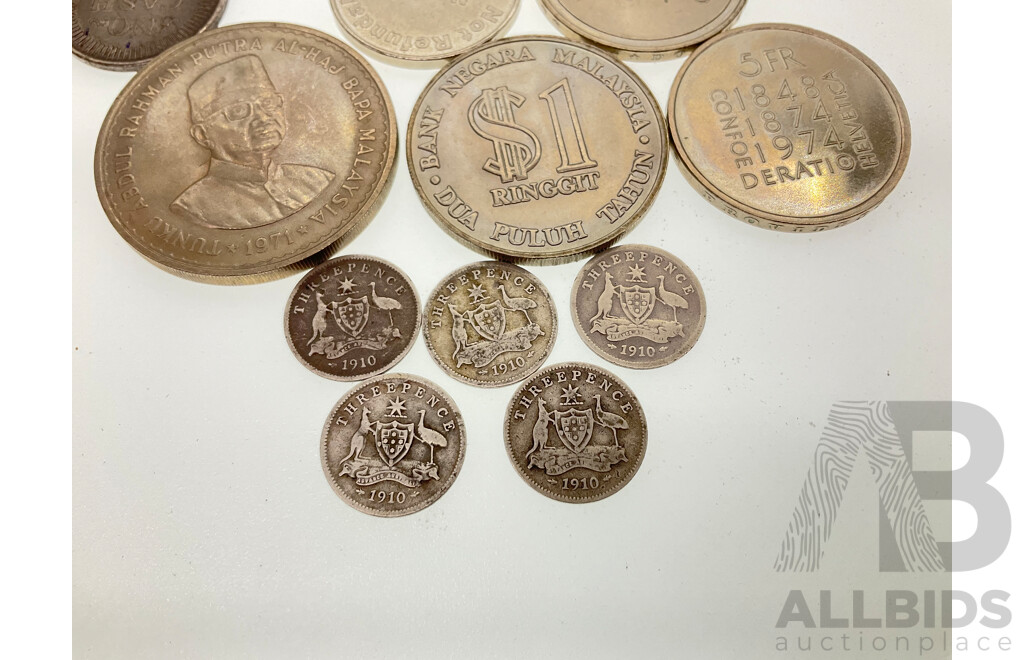 Five Australian KEVII 1910 Silver Threepence, Malaysia 1979 One Ringgit, 1971 Five Ringgit, Switzerland 174 Five Francs, Assorted Australian Medallions and Tokens