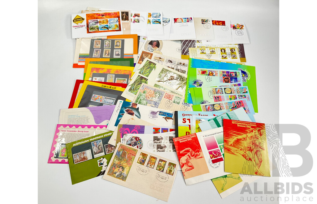 Collection of First Day Covers and Pre Stamped Envelopes Including Papua New Guinea 1984-1993, Norfork Island 1966-2004 with Stamp Booklets, New Zealand