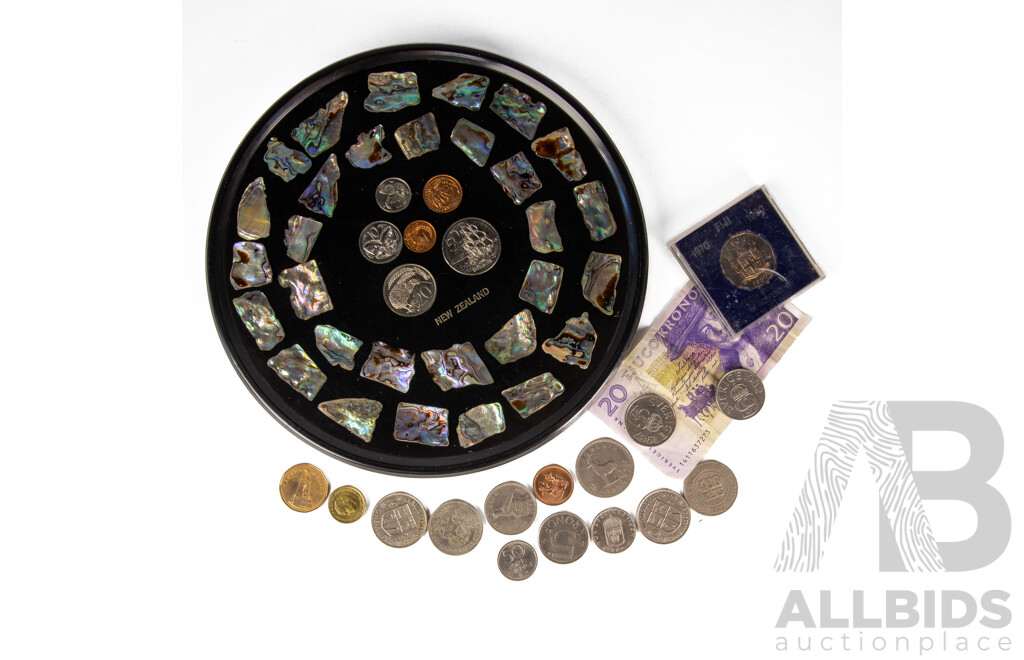Collection of Vintage International Currency Including Brazil 1927 Four Hundred Reis, Rhodesia 1964 2'6, Fiji 1980 Fifty Cent, Tenth Anniversary of Independence, New Zealand UNC Set with Mother of Pearl Surround and More