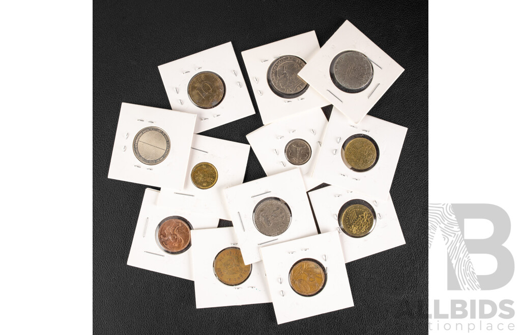 Collection of Intentional Coins Including India, Macau, South Africa, Malaysia, Papua New Guinea, Euro, Indonesia and More - Approximately 600 Grams
