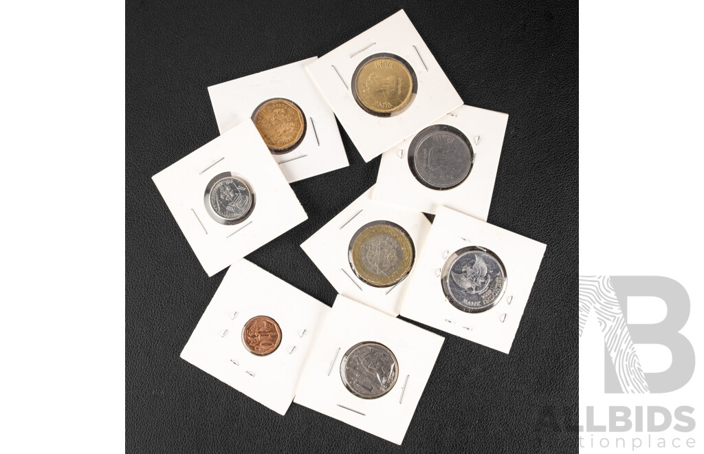 Collection of Intentional Coins Including India, Macau, South Africa, Malaysia, Papua New Guinea, Euro, Indonesia and More - Approximately 600 Grams
