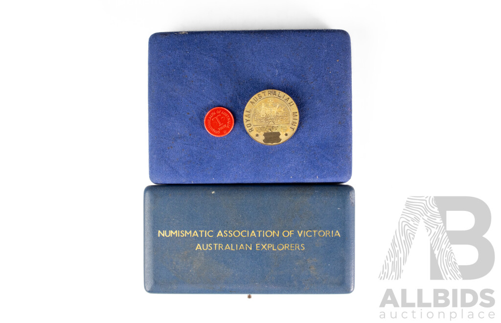Australian 1980 Melbourne International Centenary Exhibition and 1985 Capricornia Coin Club Set, Numismatic Association of Victoria Medallion and Case, Vintage RAM Pin Badge, Commonwealth of Australia Plastic Tea Token