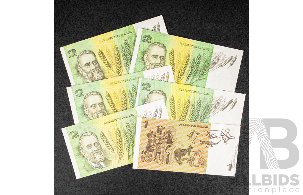 Five Australian 1985 Two Dollar Notes, Johnston/Fraser R89 and 1982 One Dollar R78