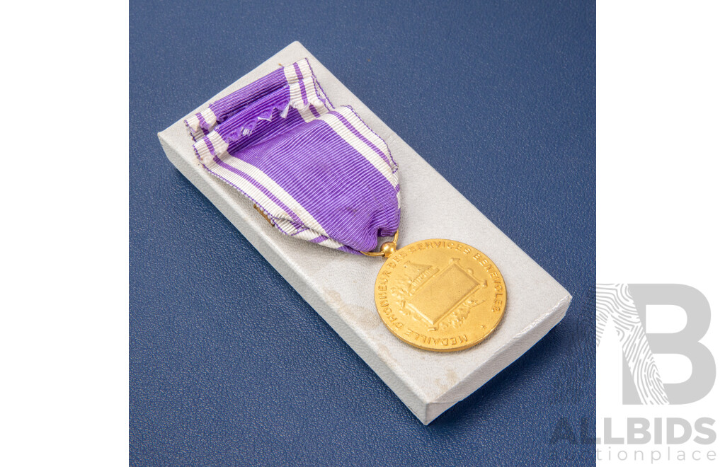 France Benevolent Service Officers Medal