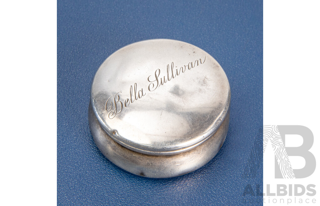 World War One Sterling Silver Pill Box Belonging to Second Lieutenant Sandy Morris, Inscribed Bella Sullivan