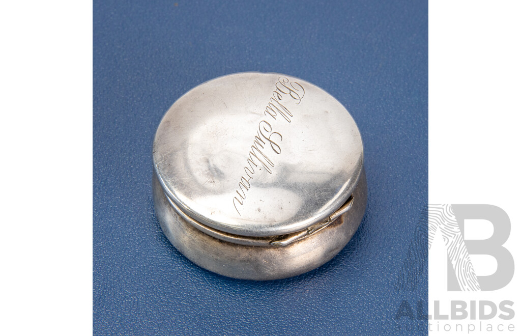 World War One Sterling Silver Pill Box Belonging to Second Lieutenant Sandy Morris, Inscribed Bella Sullivan