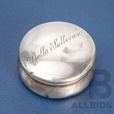 World War One Sterling Silver Pill Box Belonging to Second Lieutenant Sandy Morris, Inscribed Bella Sullivan