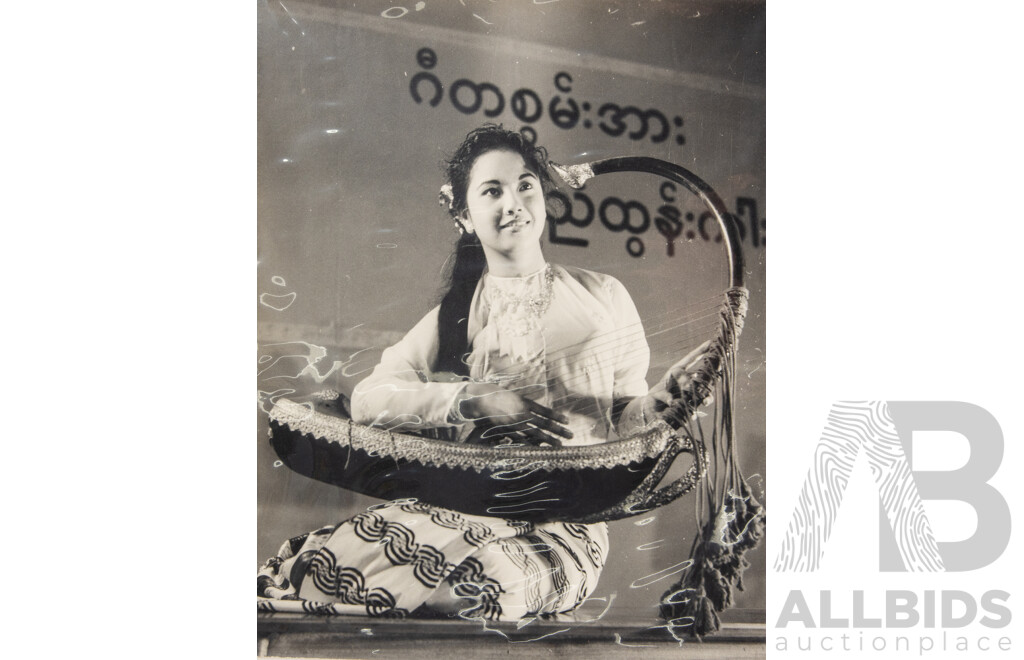 Very Interesting Historical Collection Black & White Photographs Featuring Varied Vistas & Scenes From Burma/Myanmar, 43 x 32 cm (album)