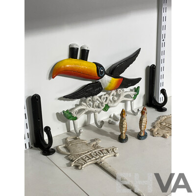 Collection of Mixed Cast Iron Including Toucan Coat Hook, Welcome Sign, Sea Horses and Wall-hanging Hooks
