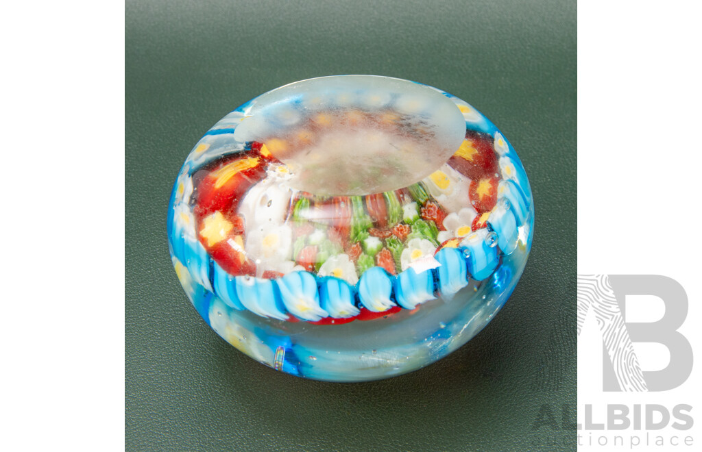 Christiana Australia Collectible Colourful Glass Paperweight in Original Box, 11 x 11 x 7 cm (box)