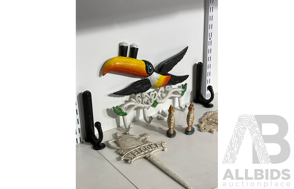 Collection of Mixed Cast Iron Including Toucan Coat Hook, Welcome Sign, Sea Horses and Wall-hanging Hooks