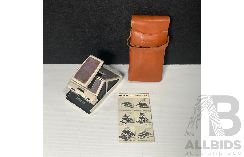 Polaroid SX-70 Land Camera Model 2