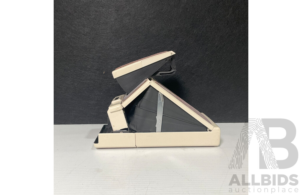 Polaroid SX-70 Land Camera Model 2