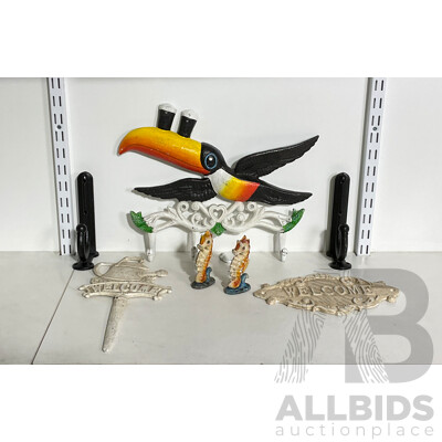 Collection of Mixed Cast Iron Including Toucan Coat Hook, Welcome Sign, Sea Horses and Wall-hanging Hooks