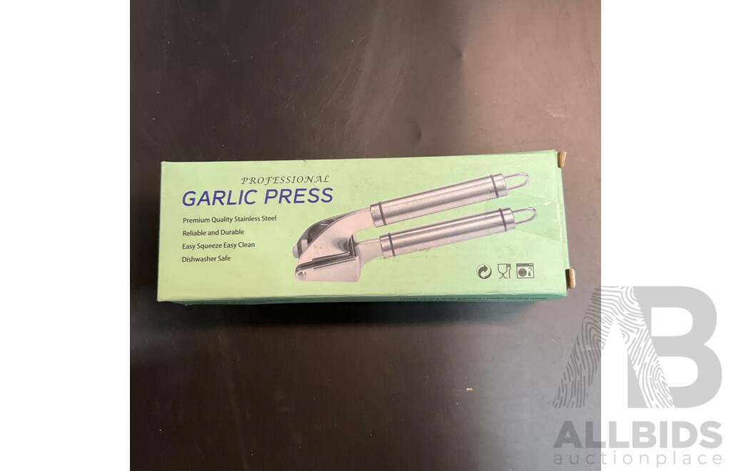 Six of Multifunctional Oiler 470ML for Kitchen, Cooking, BBQ, Air Fryer, Salad, Frying, Baking & 1x Garlic Press