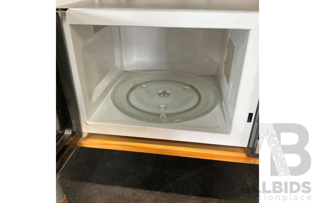 Custom Work Bench with Lumina 34L Rotisserie Oven & Breville BM0300 Microwave & Philips HD9220 Airfryer