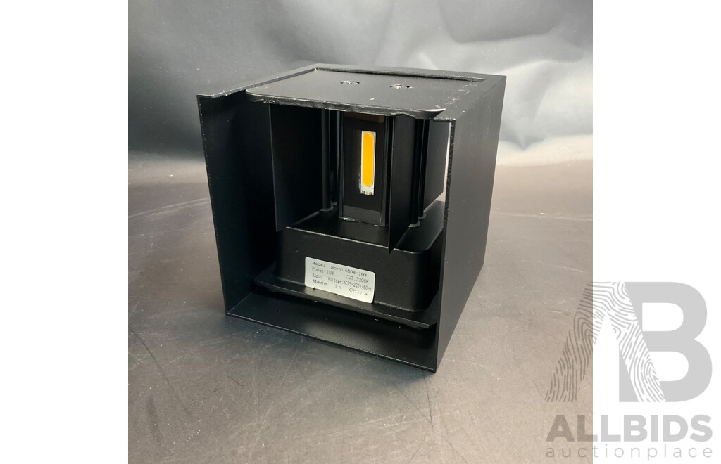 LED Up& Down Outdoor Wall Lights 10W 3200K Warm White - Lot of 8