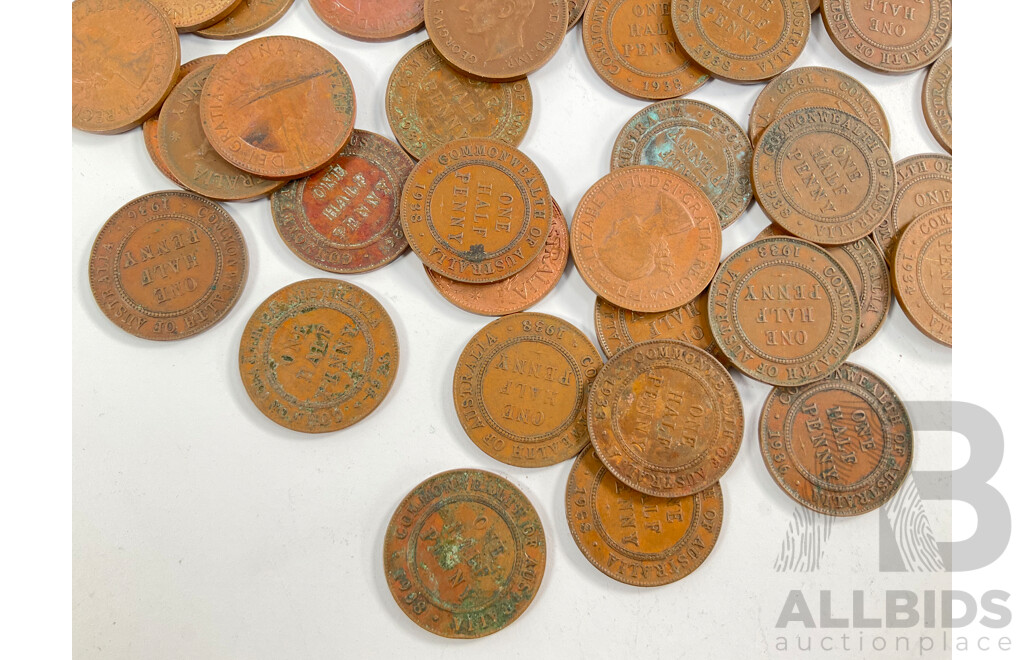 Collection of Australian KGV/KGVI/QE2 Half Pennies, Examples Spanning 1928 to 1964