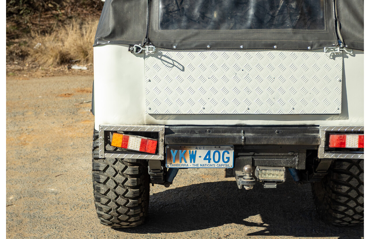 11/1977 Toyota Landcruiser SWB FJ40 (4x4) 2d Softtop White 4.2L