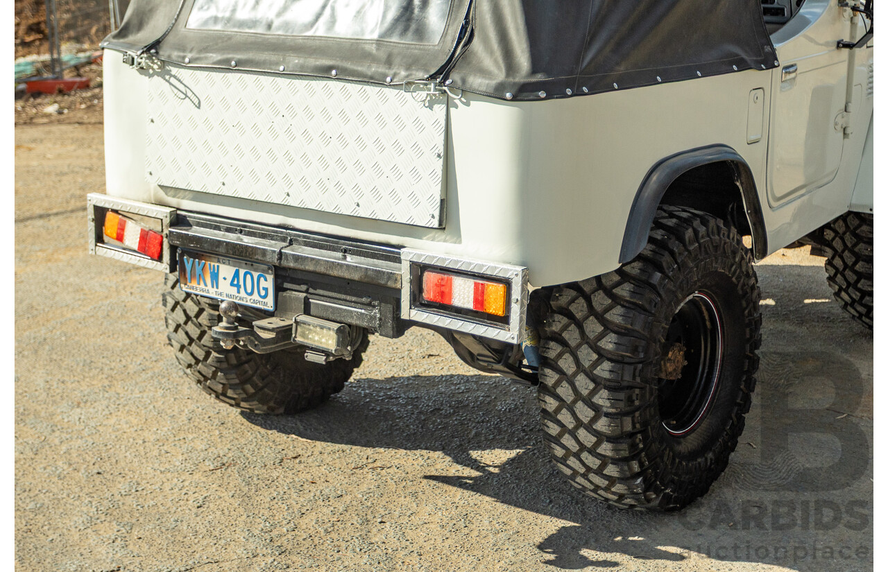 11/1977 Toyota Landcruiser SWB FJ40 (4x4) 2d Softtop White 4.2L