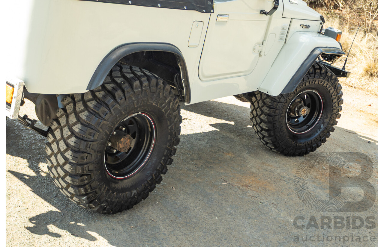 11/1977 Toyota Landcruiser SWB FJ40 (4x4) 2d Softtop White 4.2L