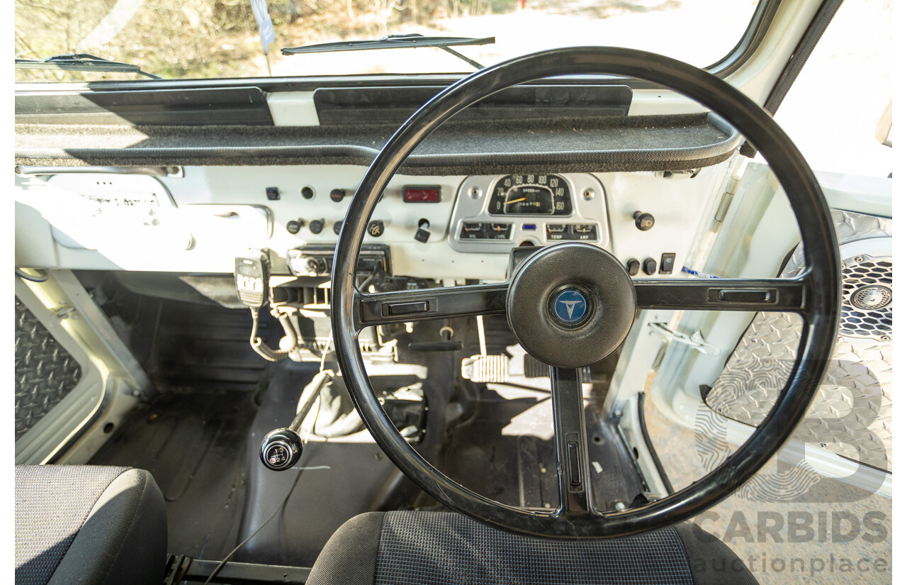 11/1977 Toyota Landcruiser SWB FJ40 (4x4) 2d Softtop White 4.2L