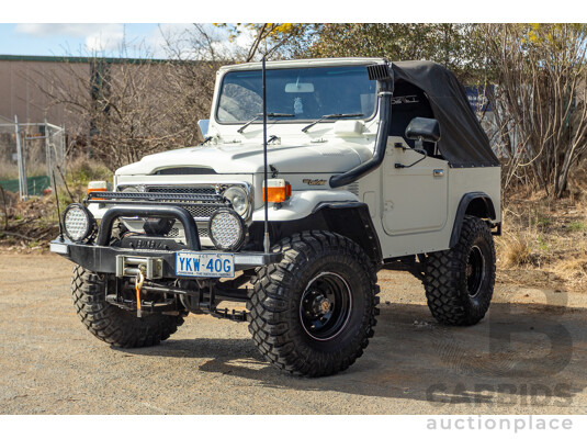 11/1977 Toyota Landcruiser SWB FJ40 (4x4) 2d Softtop White 4.2L