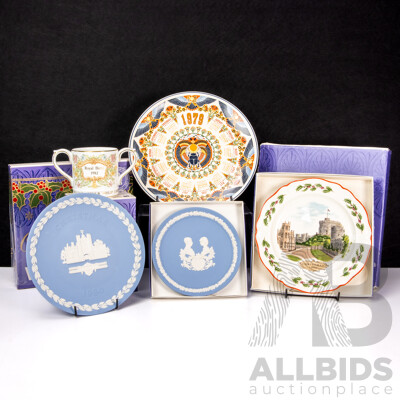 Vintage Boxed Wedgwood Plates and Mug Including 1982 Royal Birth Prince William Mug and Plate, 1979 Sacred Scarab Calendar Plate, and Christmas 1980 Jasperware and Queen’s Ware Plates