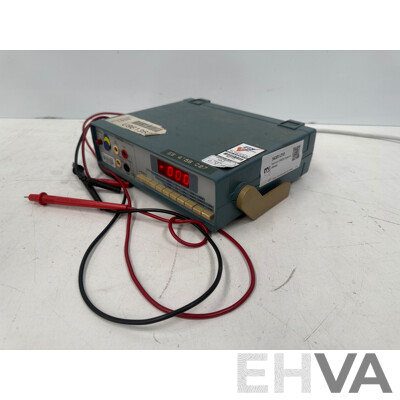 Tektronix CDM250 Digital Multimeter