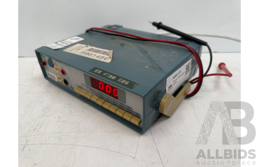 Tektronix CDM250 Digital Multimeter