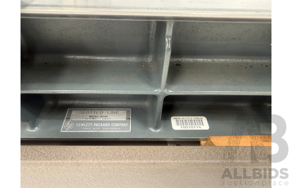 Hewlett-Packard - Microwave Measurement Instrument (VSWR)